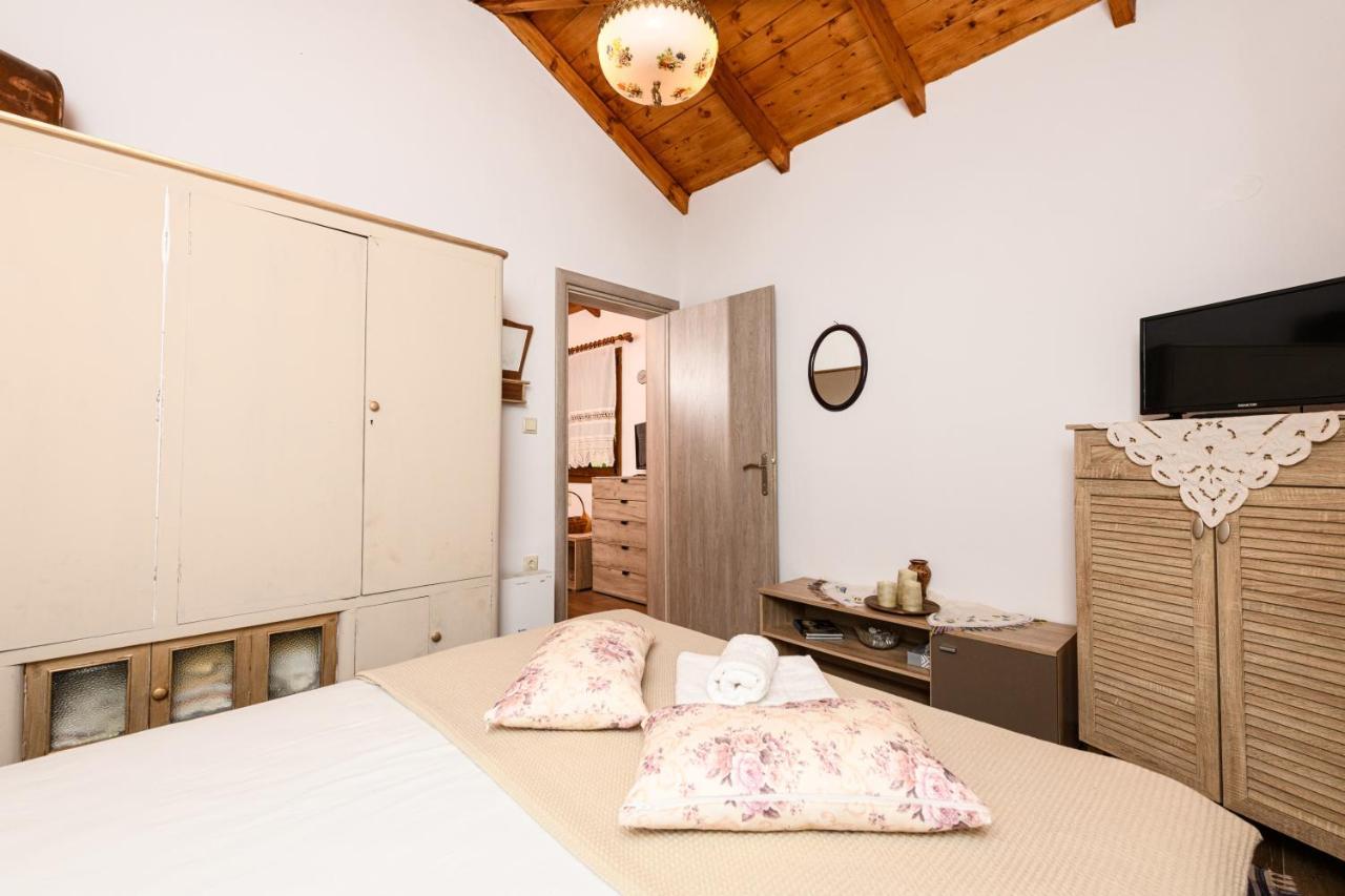 Villa Suzana Mikros Prinos エクステリア 写真