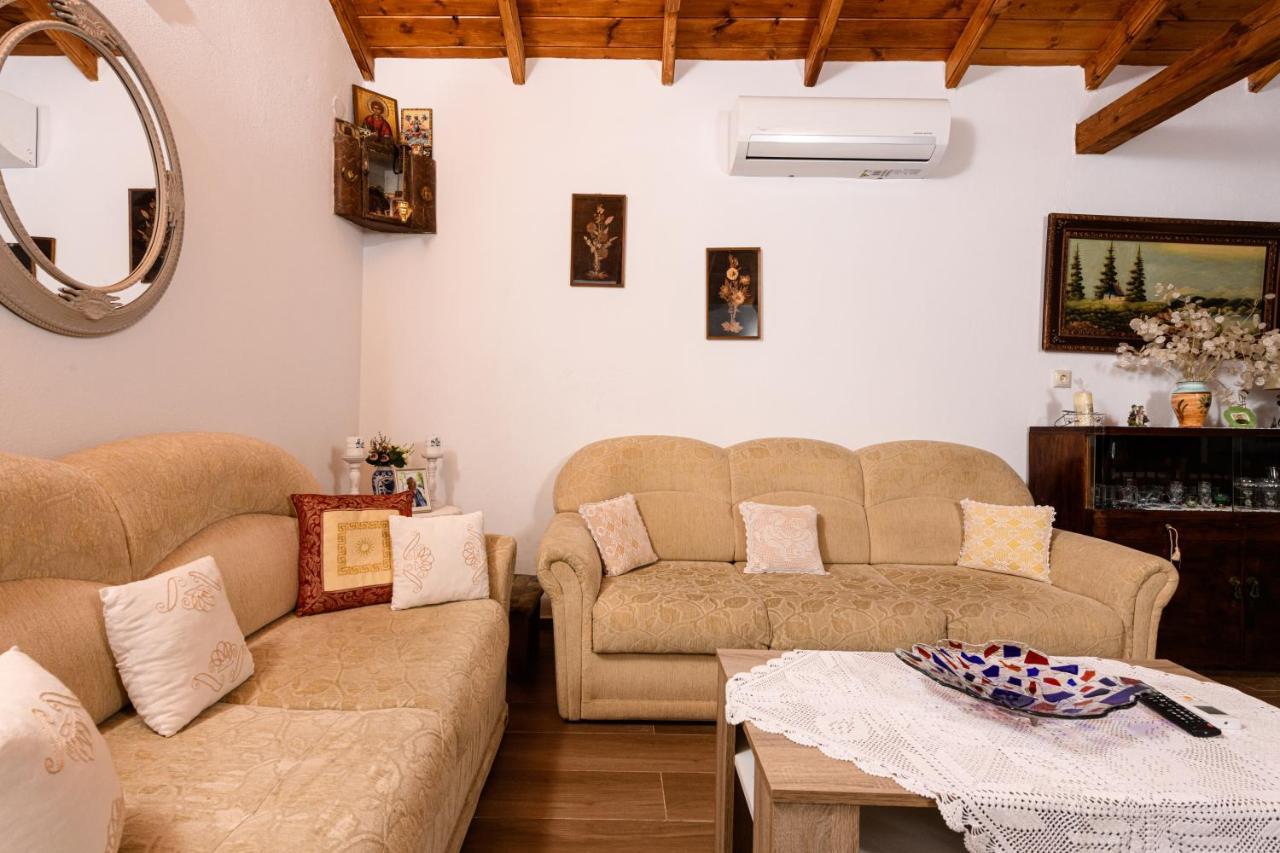 Villa Suzana Mikros Prinos エクステリア 写真