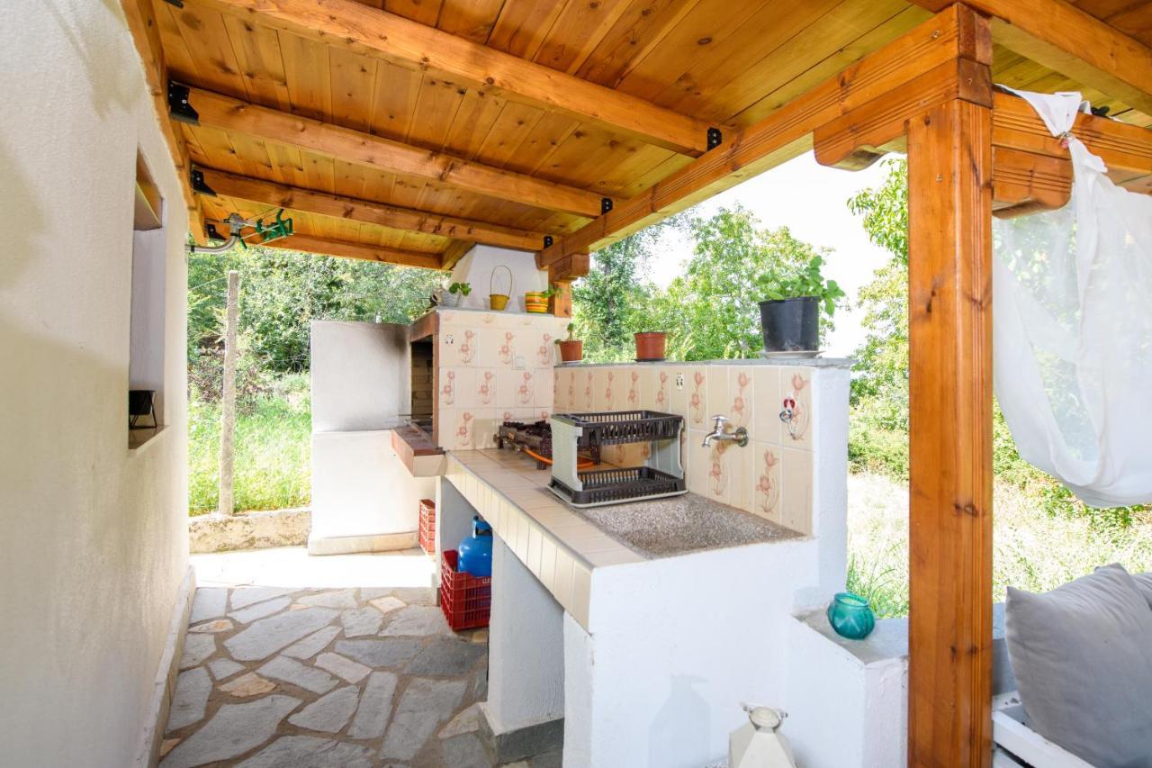 Villa Suzana Mikros Prinos エクステリア 写真